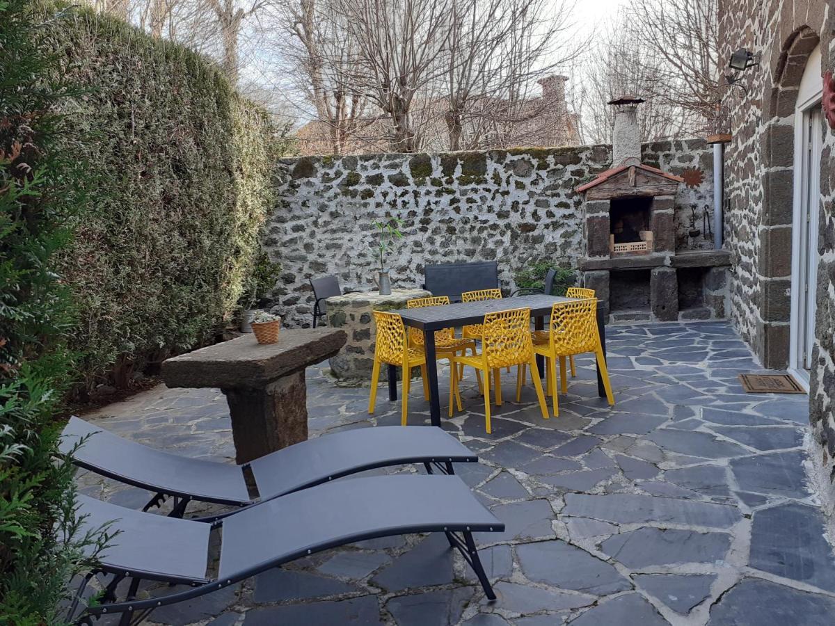 Maison Du Soleil Chez Isa Polignac  外观 照片