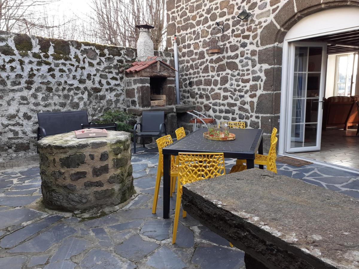 Maison Du Soleil Chez Isa Polignac  外观 照片