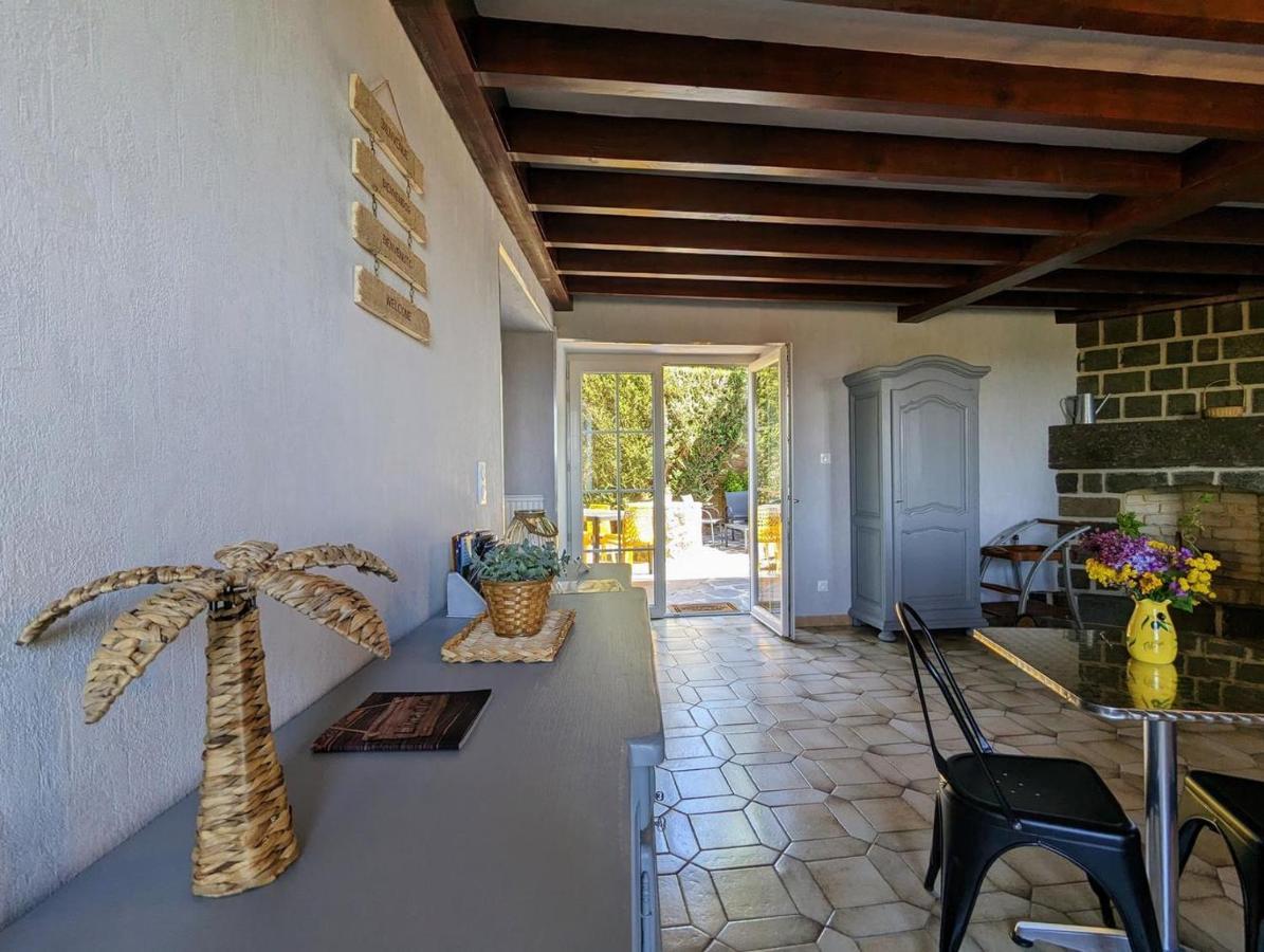 Maison Du Soleil Chez Isa Polignac  外观 照片